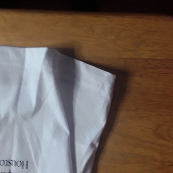 Brand new with tags trendy H&M city t shirt - Picture 7 of 17